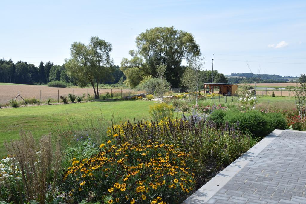Ferienwohnung Penzion Na Samotach Jindřichův Hradec Exterior foto