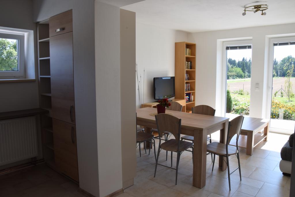 Ferienwohnung Penzion Na Samotach Jindřichův Hradec Exterior foto