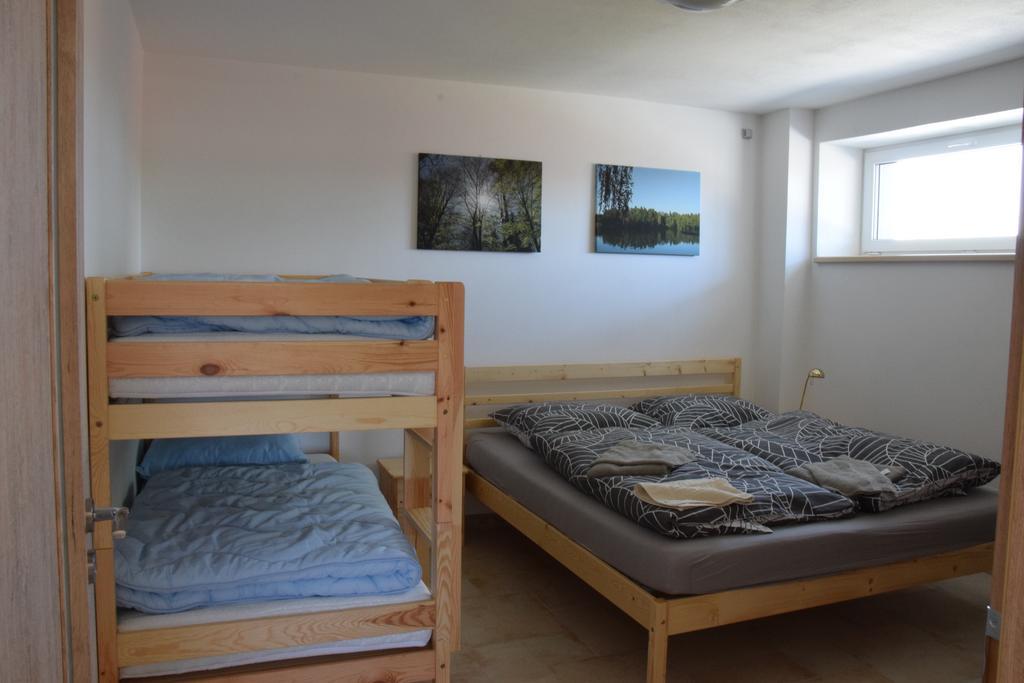 Ferienwohnung Penzion Na Samotach Jindřichův Hradec Exterior foto