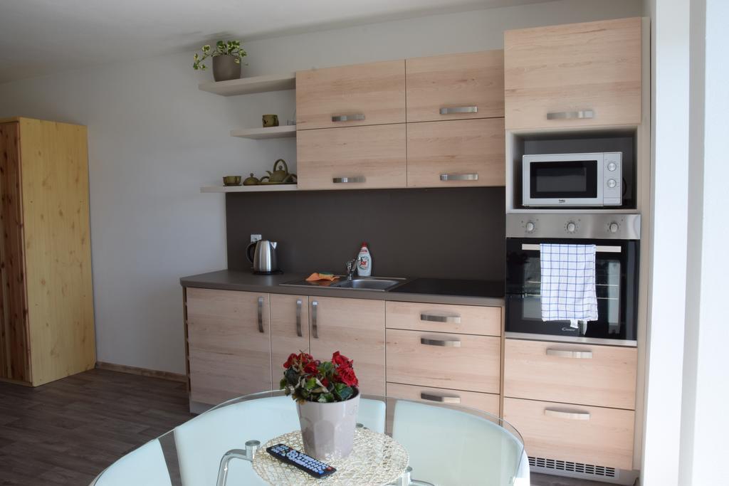 Ferienwohnung Penzion Na Samotach Jindřichův Hradec Exterior foto