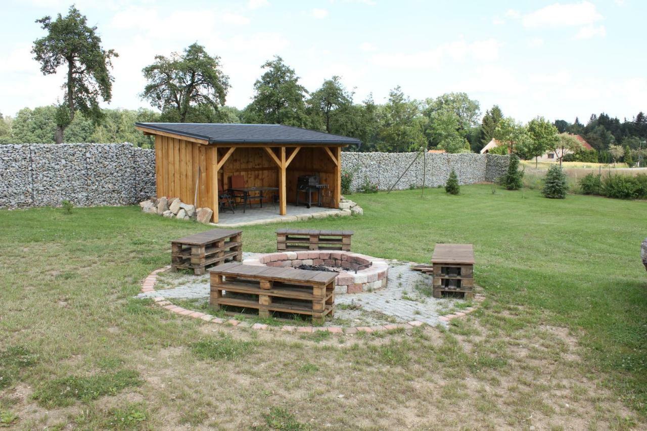 Ferienwohnung Penzion Na Samotach Jindřichův Hradec Exterior foto