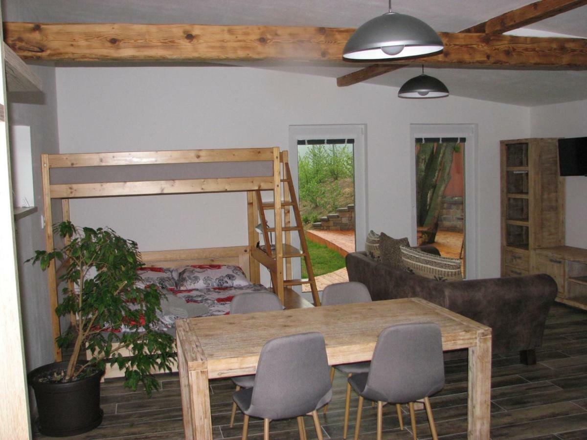 Ferienwohnung Penzion Na Samotach Jindřichův Hradec Exterior foto